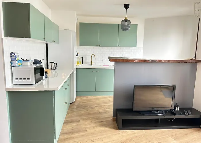 2 Bedroom Apartment + Parking